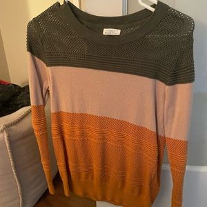Light weight sweater
